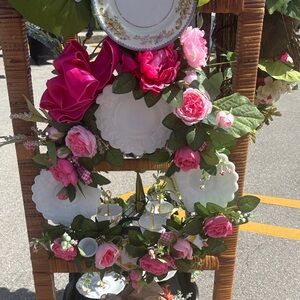 Floral Pink Plate and Rose Wreath Home Accent